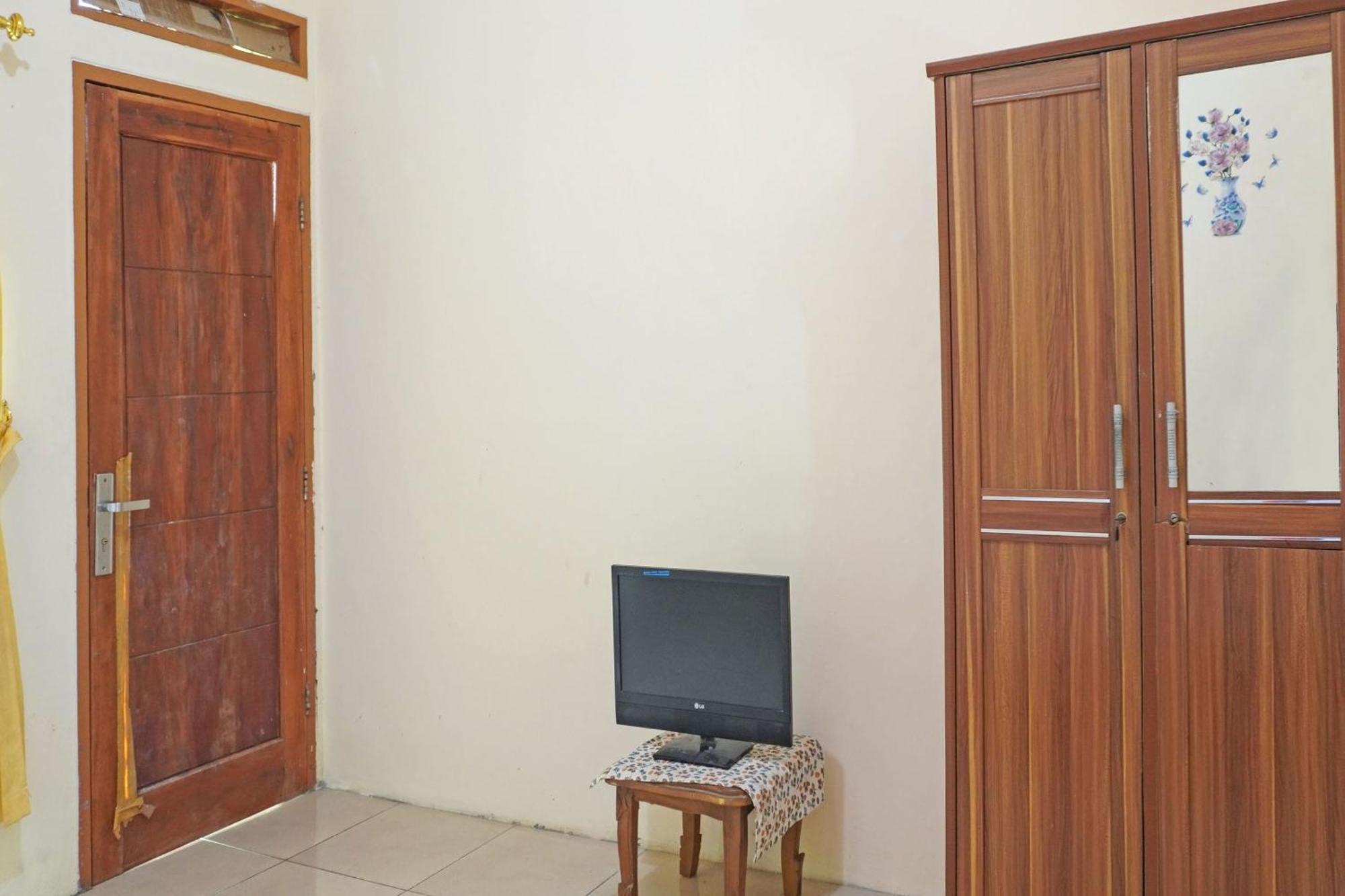 Oyo 91762 Green Home Stay Syariah Purwakarta Zewnętrze zdjęcie